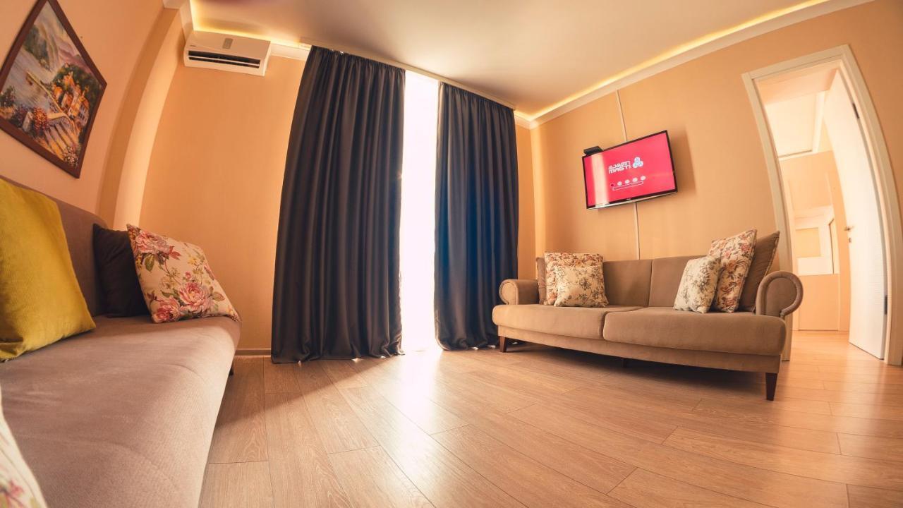 Apart Hotel Orbi Batoemi Buitenkant foto